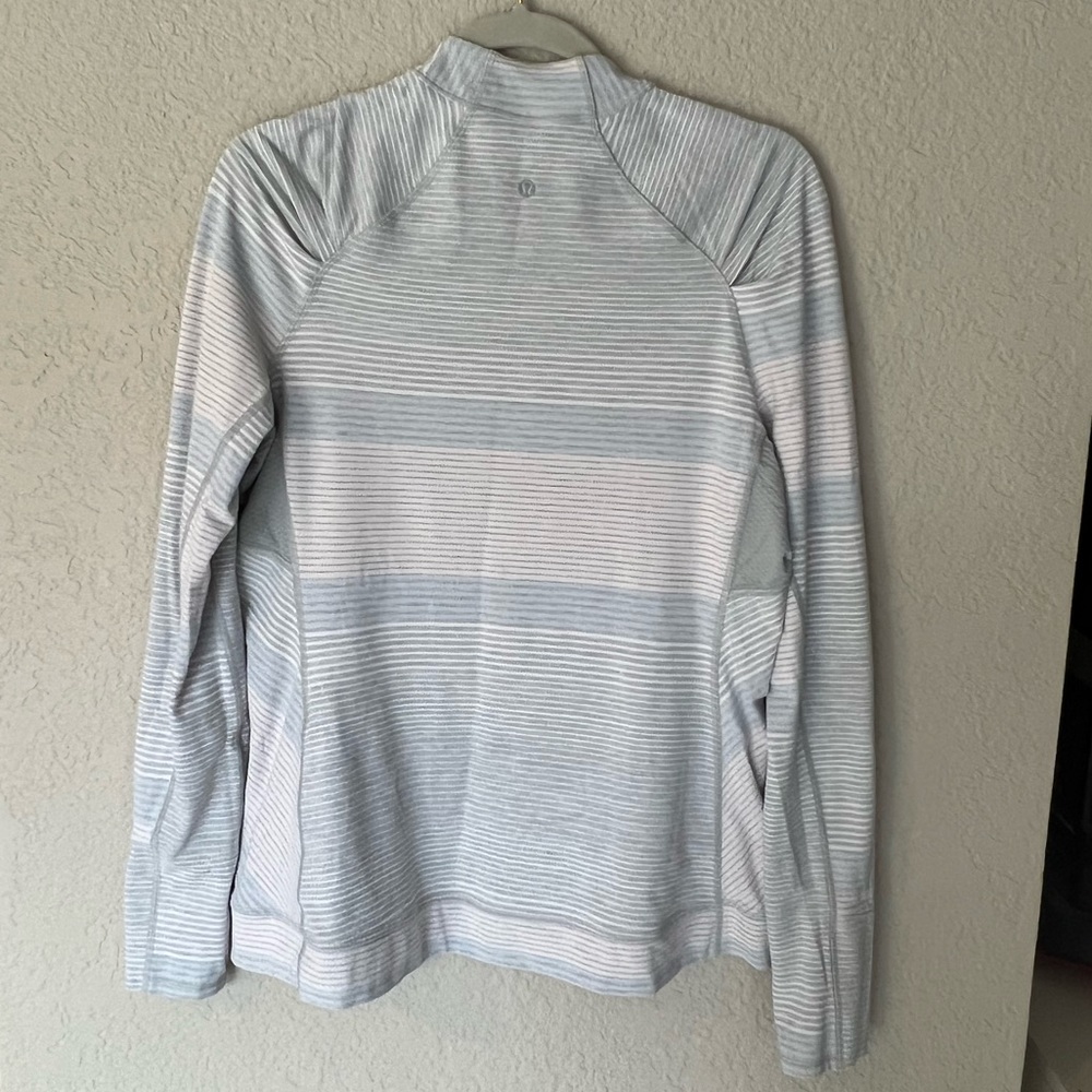Lululemon Think Fast Top Base Layer Size 12 - image 3